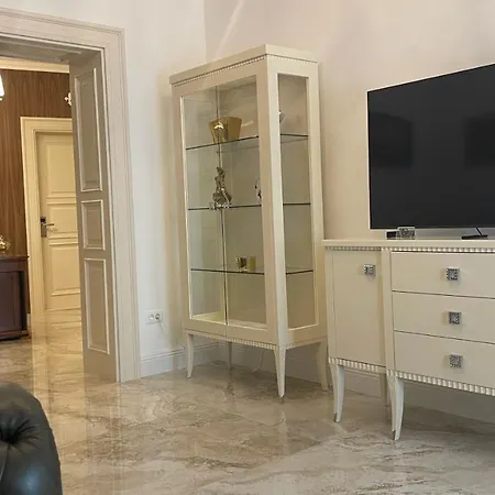 Πανσιόν Priska Heritage (adults Only)