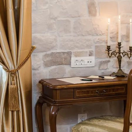 Priska Heritage (adults Only) Σπλιτ