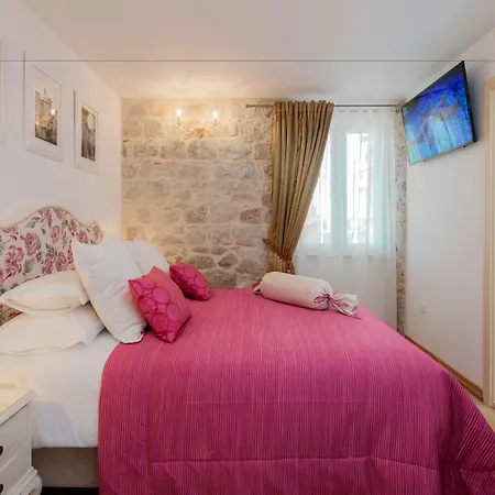 Πανσιόν Priska Heritage (adults Only) 4*