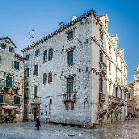 Πανσιόν Priska Heritage (adults Only)