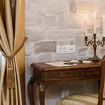 Priska Heritage (adults Only) سبليت