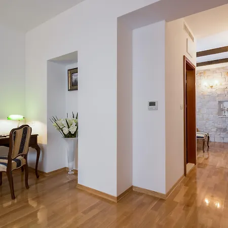 Priska Heritage (adults Only) Гостевой дом Сплит