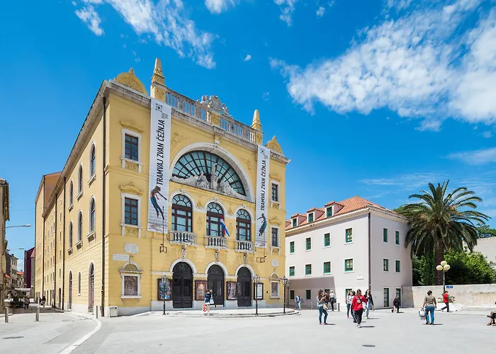 Priska Heritage (adults Only) Split